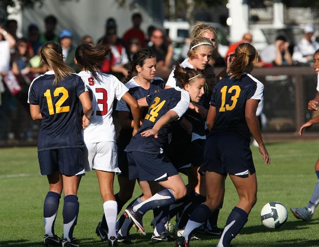 Stanford-Cal Womens soccer-055.JPG - 2009 NCAA Women's Soccer, Cal at Stanford.